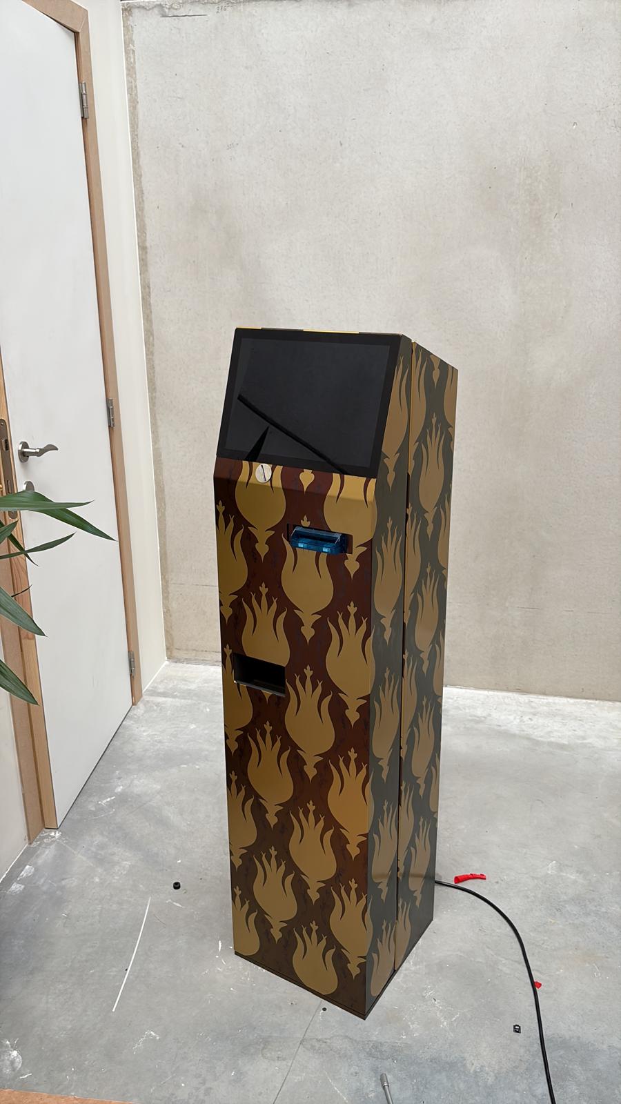 Kiosque monnayeur CashSystem « La Tulipe » — covering doré, vue 2